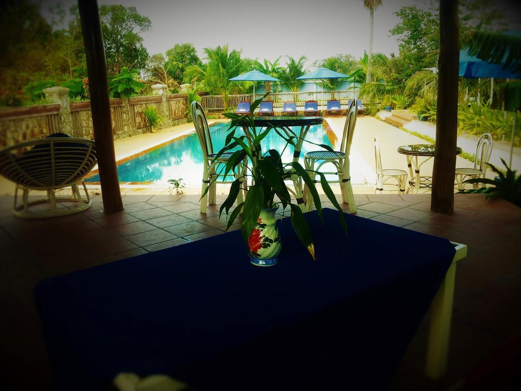 Au Paradis Bleu Kep Exterior photo